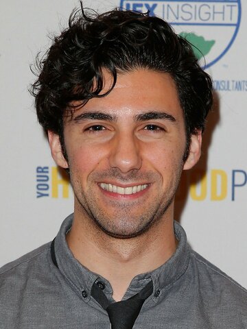 Noah James Headshot