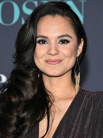 Lara Silva Headshot