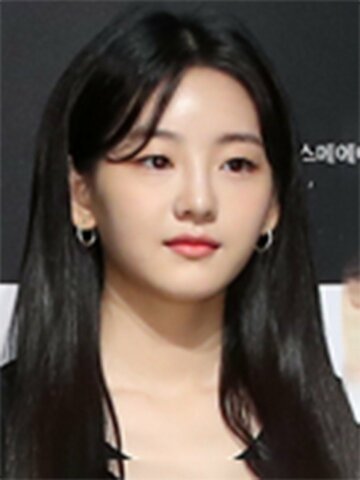 Cho Yi-hyun Headshot