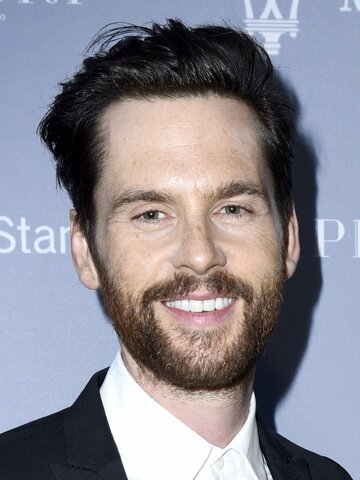 Tom Riley Headshot