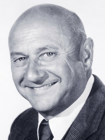 Donald Pleasence Headshot