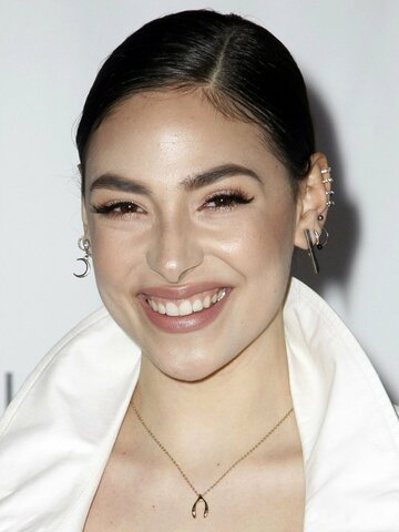 Carmen DeLeon Headshot