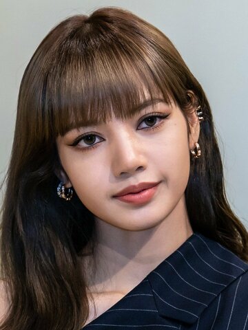 Lalisa Manobal Headshot