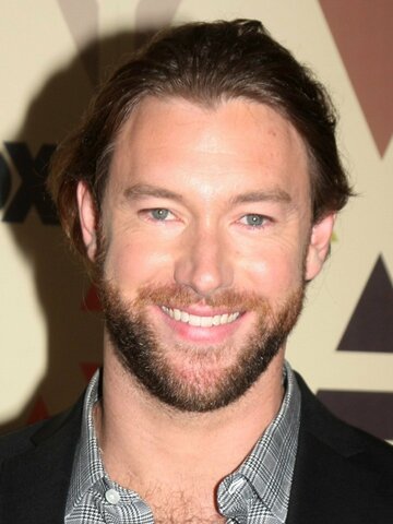 Lee Jones Headshot