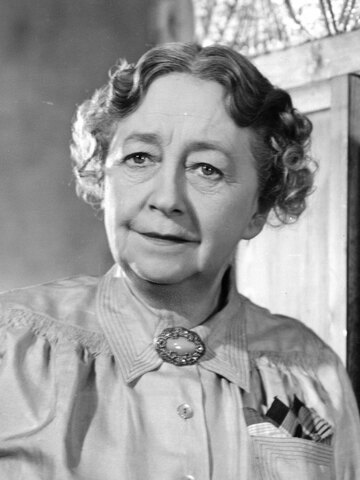 May Whitty Headshot