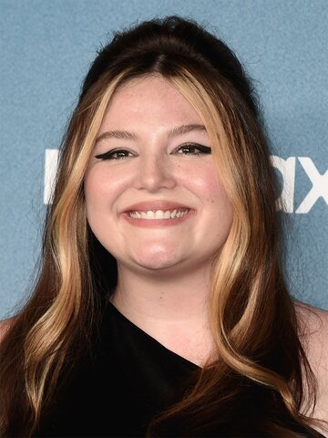 Megan Stalter Headshot