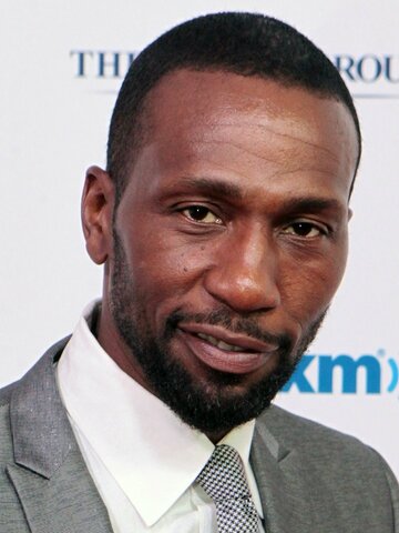 Leon Headshot