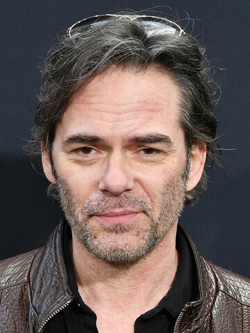 Billy Burke Headshot