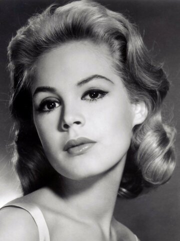 Sandra Dee Headshot