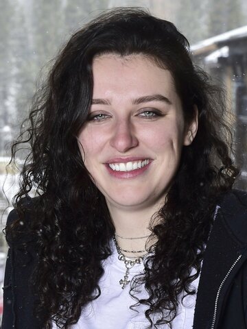 Brenna Coates Headshot