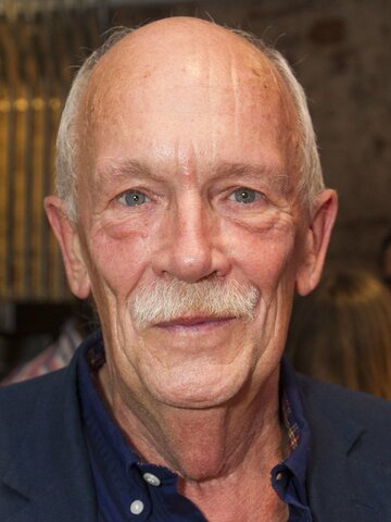 Hugh Ross Headshot