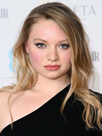 Mia Threapleton - Actress