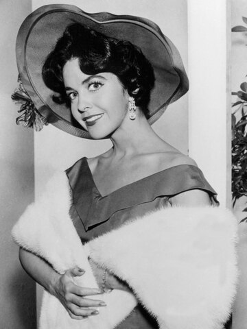 Myrna Fahey Headshot