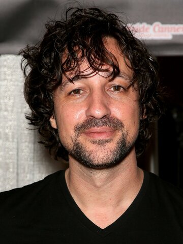 Thomas Ian Nicholas Headshot