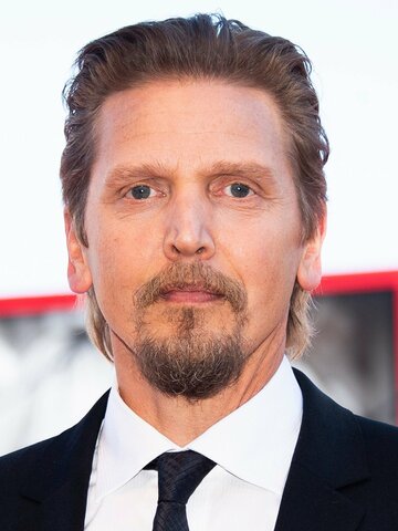 Barry Pepper Headshot