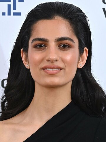 Hannah Khalique-Brown Headshot