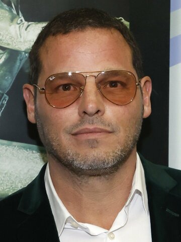 Justin Chambers Headshot