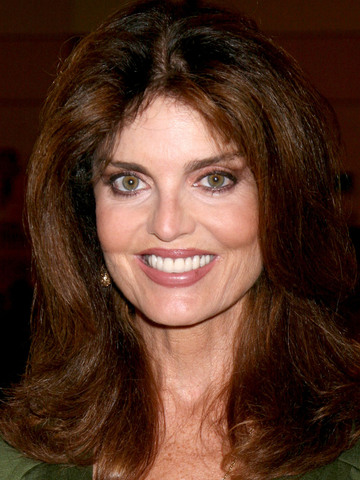 Tracy Scoggins Headshot
