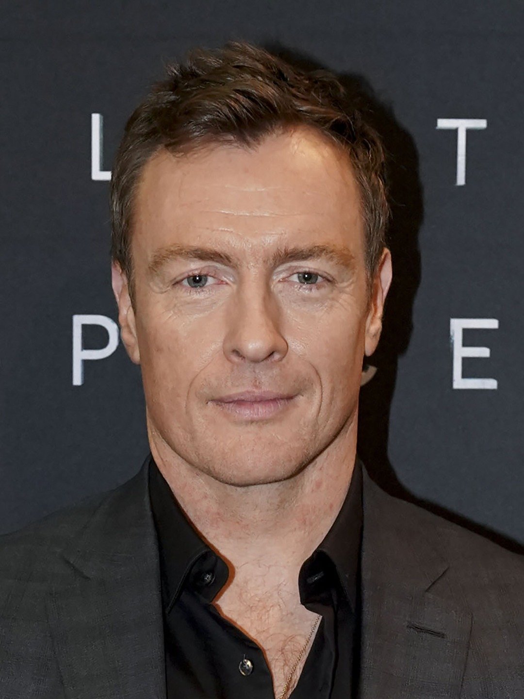 Toby Stephens starring in the new Lost In Space