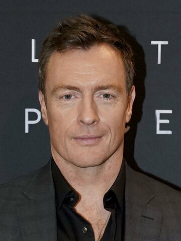 Toby Stephens Headshot