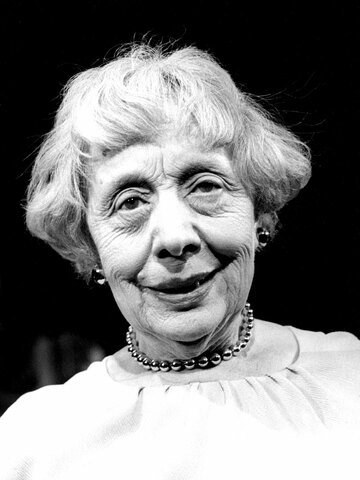 Edith Evans Headshot