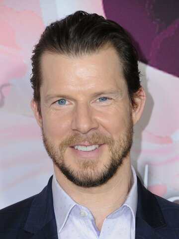 Eric Mabius Headshot