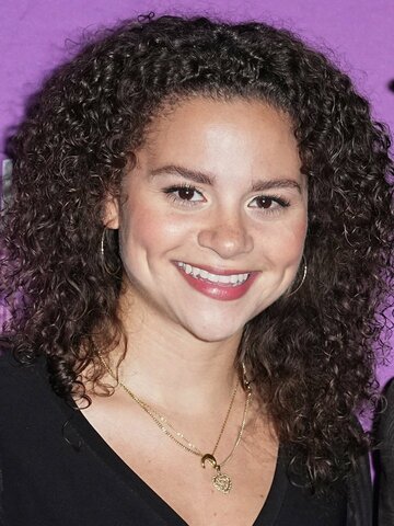 Lily Santiago Headshot