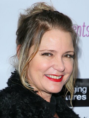 DeDee Pfeiffer Headshot