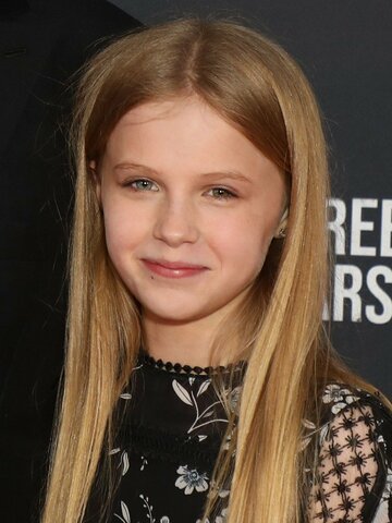 Alyla Browne Headshot