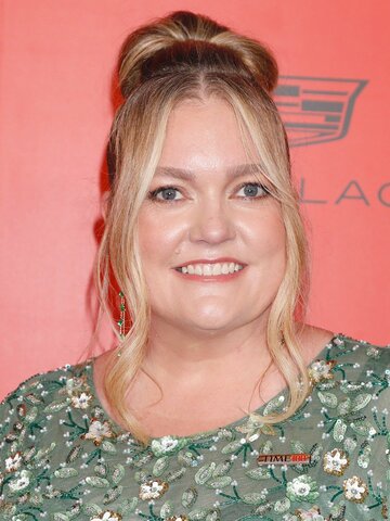 Colleen Hoover Headshot