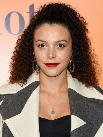 Mecia Simson Headshot