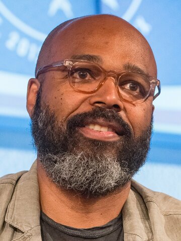 Salim Akil Headshot