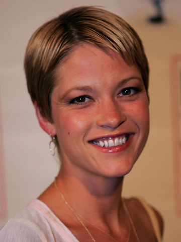 Nicki Aycox Headshot