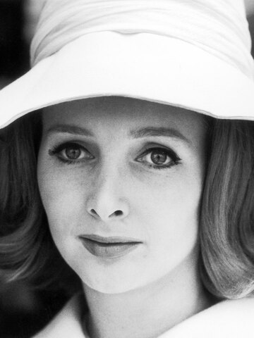 Millicent Martin Headshot