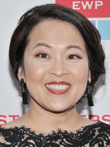 Suzy Nakamura Headshot