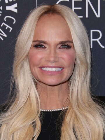 Kristin Chenoweth Headshot