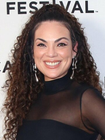 Giovannie Cruz Headshot