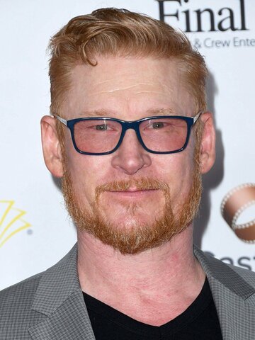 Zack Ward Headshot