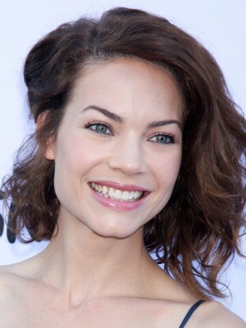 Rebecca Herbst Headshot