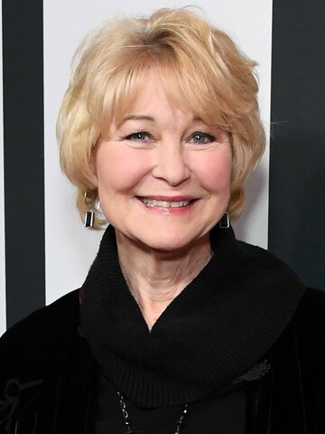 Dee Wallace Headshot