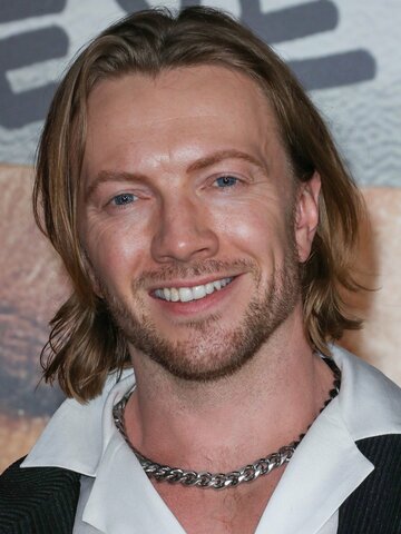 Sam Meader Headshot