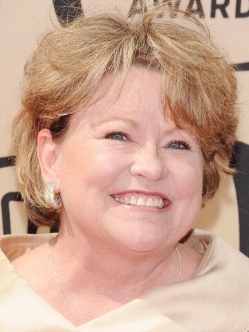 Lauren Tewes Headshot