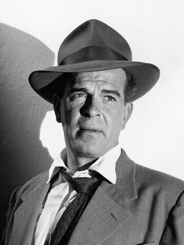 Douglas Kennedy Headshot
