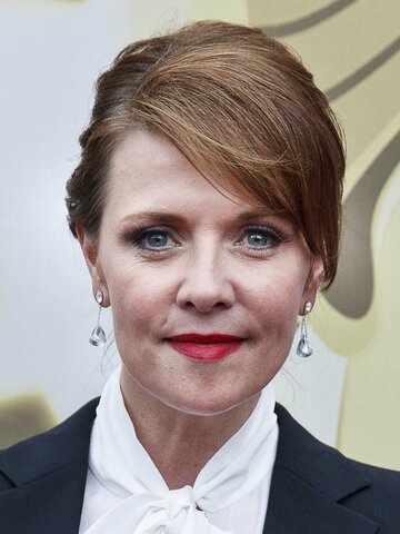 Amanda Tapping Headshot