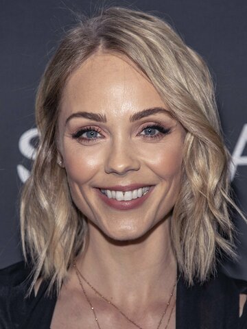 Laura Vandervoort Headshot