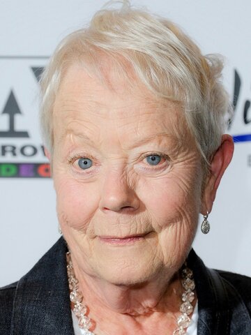 Annette Crosbie Headshot