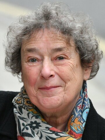 Linda Bassett Headshot