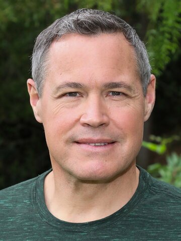 Jeff Corwin Headshot