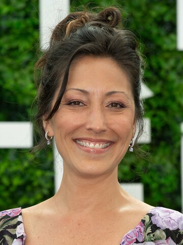 Christina Chang Headshot