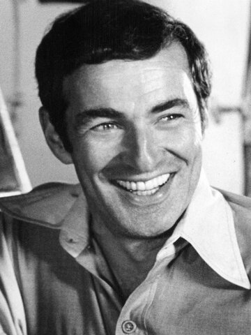 Elliot Silverstein Headshot